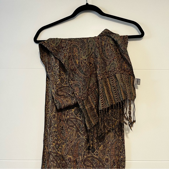 Sambar | Paisley Scarf - Picture 2 of 10